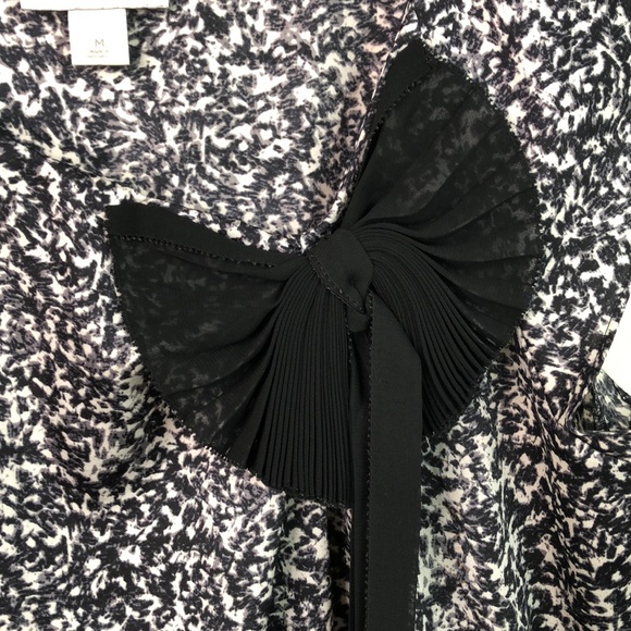 Ann Taylor Loft top - Picture 2 of 8